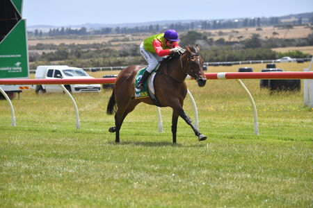 GeoSnapShot | Find photos from Woolamai Picnic Races - 21/12/2024